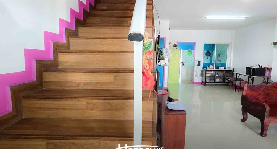 For sale 3 bedrooms townhouse in Sam Phran, Nakhon Pathom