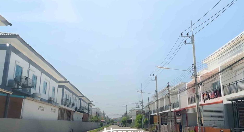 For sale 3 bedrooms townhouse in Sam Phran, Nakhon Pathom