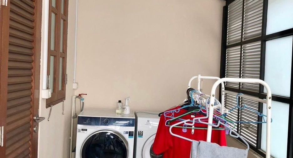 Reihenhaus zur Miete mit 3 Zimmer in Huai Khwang, Bangkok