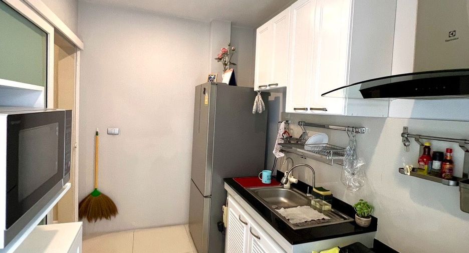 For sale 4 bedrooms house in Bang Kapi, Bangkok