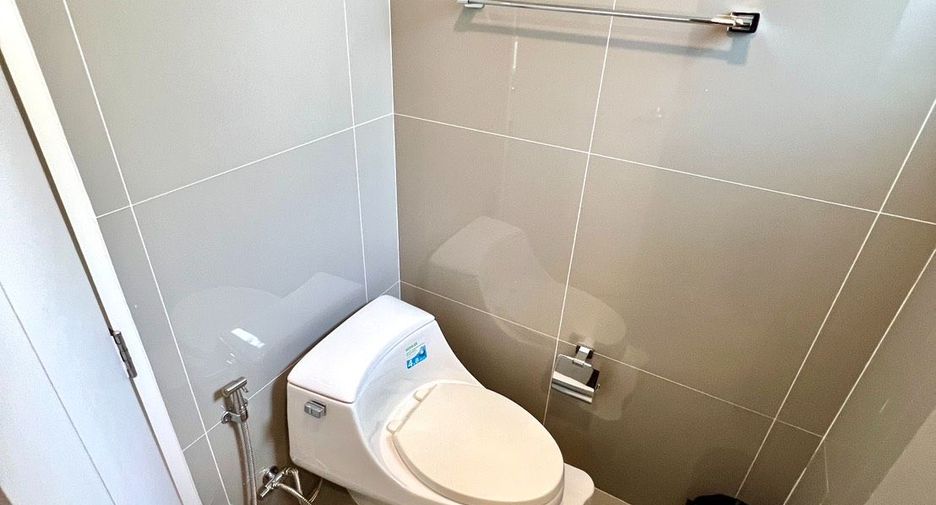 For sale 4 bedrooms house in Bang Kapi, Bangkok