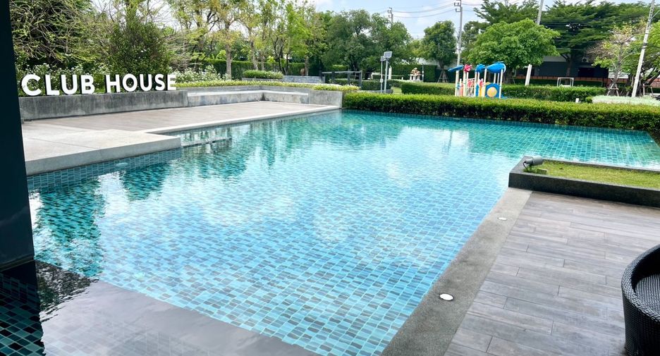 For sale 4 bedrooms house in Bang Kapi, Bangkok