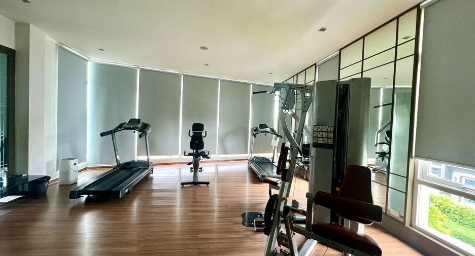 For sale 4 bedrooms house in Bang Kapi, Bangkok