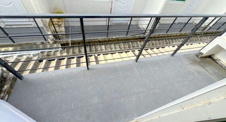 For sale 2 ベッドルーム townhouse in Ban Khai, Rayong