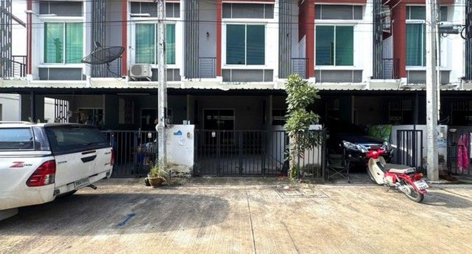 For sale 2 ベッドルーム townhouse in Ban Khai, Rayong