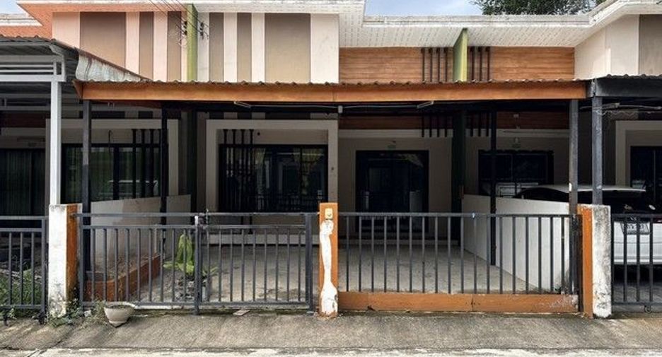 Reihenhaus zum Kauf mit 2 Zimmer in Ban Khai, Rayong