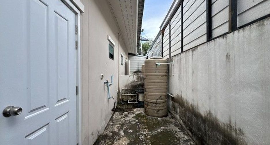 Casa adosada en venta de 2 habitaciones en Ban Khai, Rayong
