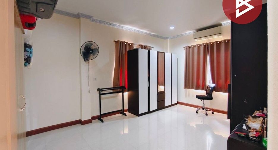 For sale 4 bedrooms house in Mueang Samut Sakhon, Samut Sakhon