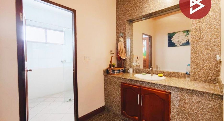 For sale 4 bedrooms house in Mueang Samut Sakhon, Samut Sakhon