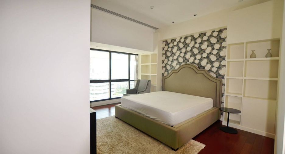 For rent 3 bedrooms condo in Watthana, Bangkok