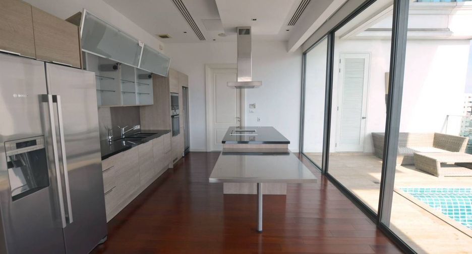 For rent 3 bedrooms condo in Watthana, Bangkok