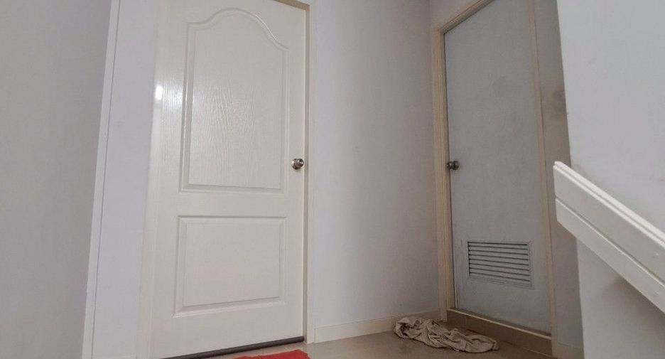 À vendre 2 chambres maison de ville à Bang Phli, Samut Prakan