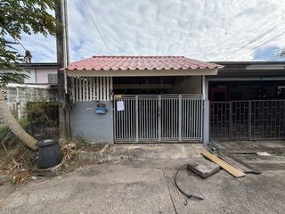 Casa adosada en venta de 2 habitaciones en Krathum Baen, Samut Sakhon