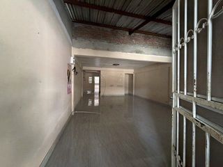Casa adosada en venta de 2 habitaciones en Krathum Baen, Samut Sakhon