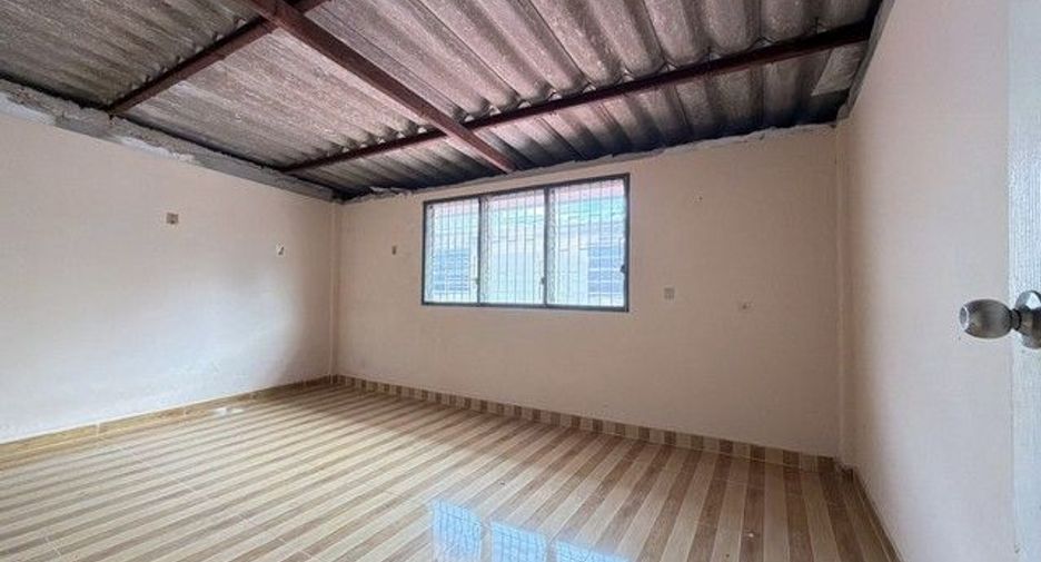 Reihenhaus zum Kauf mit 2 Zimmer in Krathum Baen, Samut Sakhon