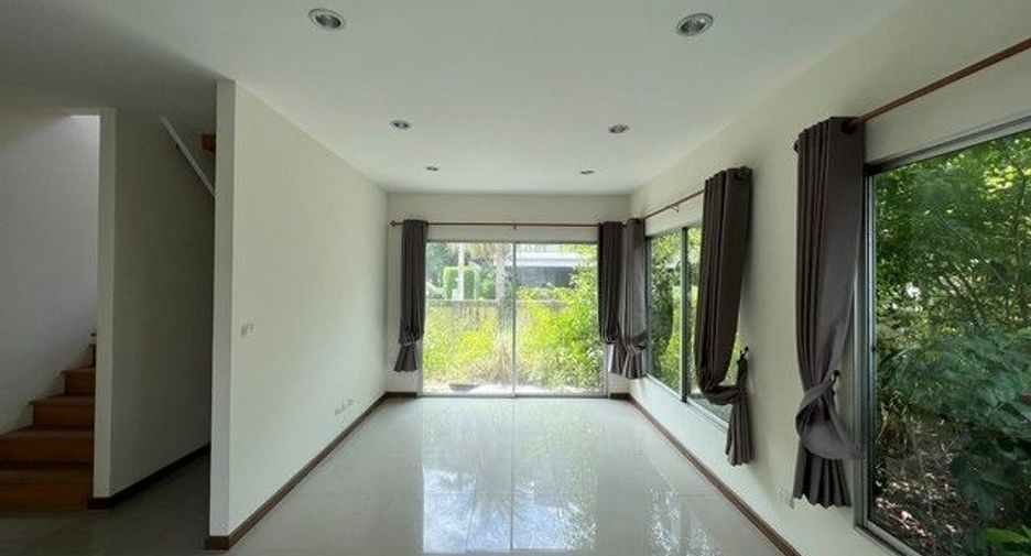 For sale 3 bedrooms house in Si Racha, Chonburi