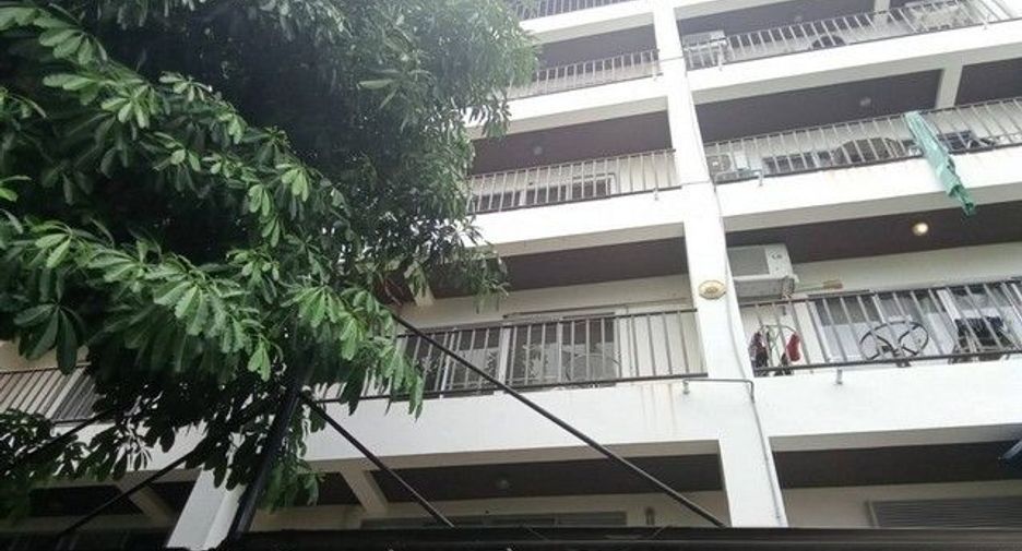 Local comercial en venta de 4 habitaciones en Ban Bueng, Chonburi