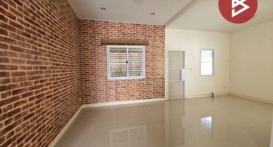 Casa en venta de 3 habitaciones en Phan Thong, Chonburi