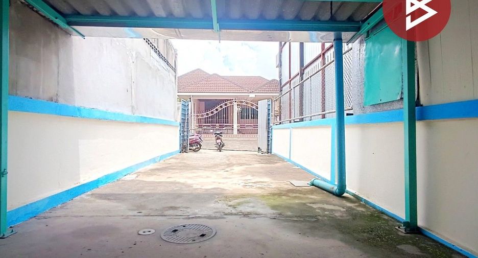 For sale 3 bedrooms retail Space in Pluak Daeng, Rayong