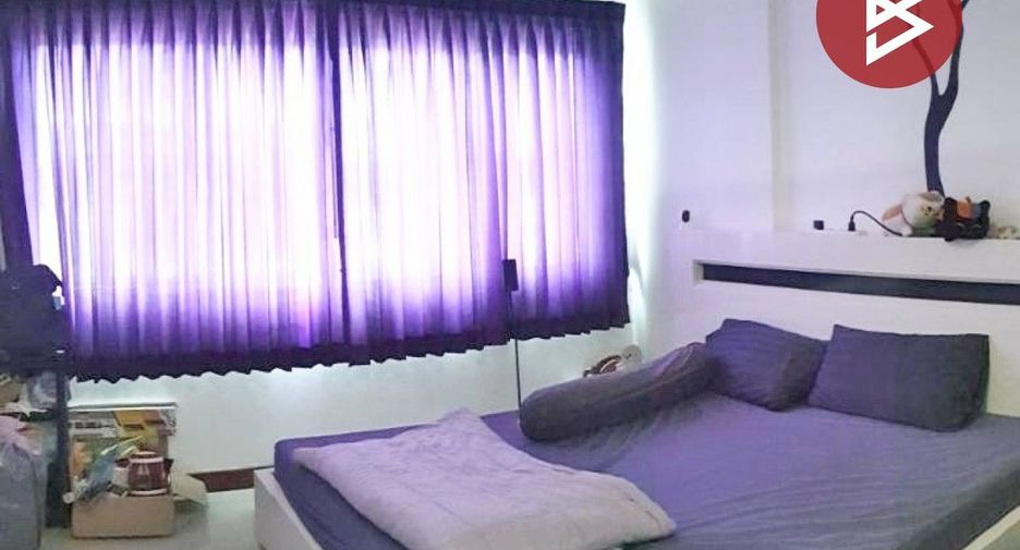 Продажа 3 спальни таунхаус в Mueang Chon Buri, Чонбури