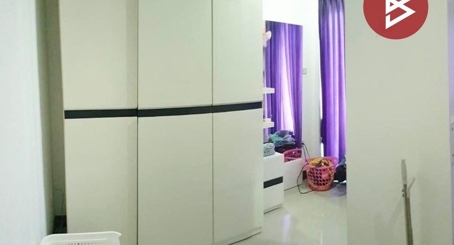 Продажа 3 спальни таунхаус в Mueang Chon Buri, Чонбури