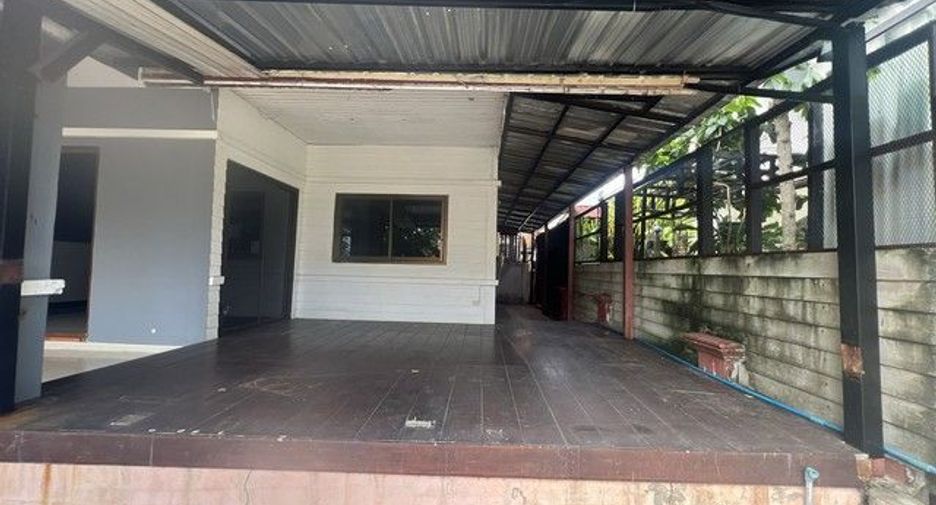 À vendre 3 chambres maison à Ban Bueng, Chonburi