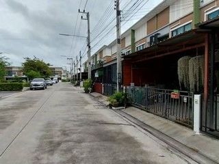 For sale 3 bedrooms townhouse in Ban Bueng, Chonburi