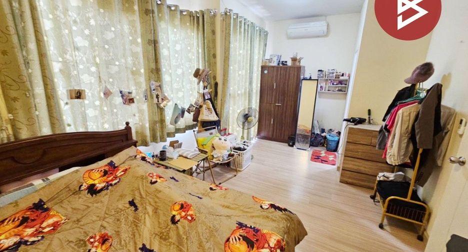 For sale 4 bedrooms townhouse in Bang Phli, Samut Prakan