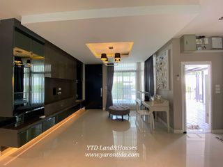 Casa en alquiler de 5 habitaciones en Bang Phli, Samut Prakan