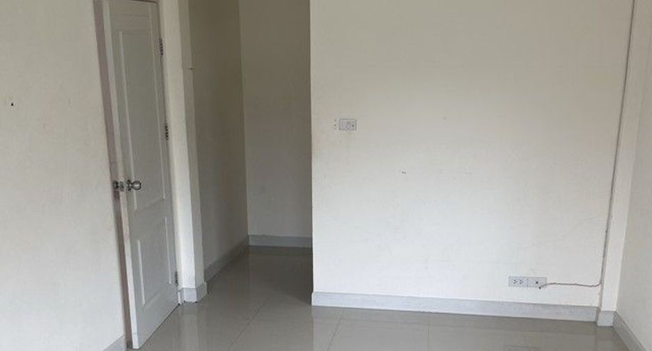À vendre 3 chambres maison à Ban Bueng, Chonburi