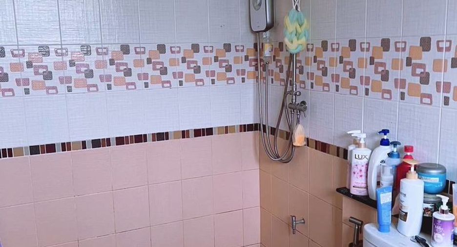 Haus zum Kauf mit 3 Zimmer in Si Racha, Chonburi