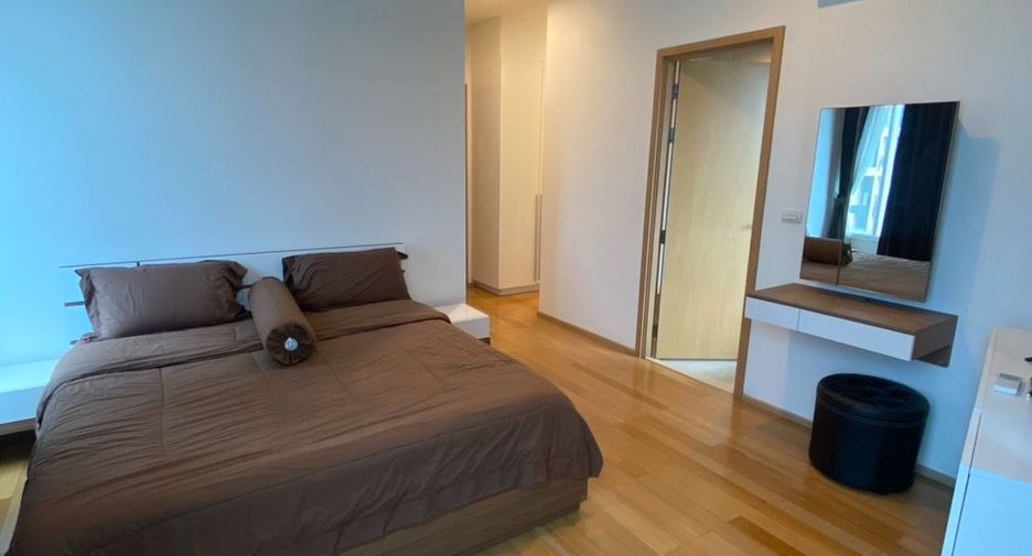 For rent 2 bedrooms condo in Khlong Toei, Bangkok