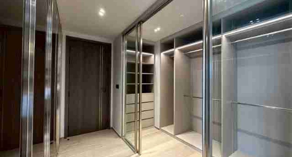 For rent 2 bedrooms condo in Pathum Wan, Bangkok