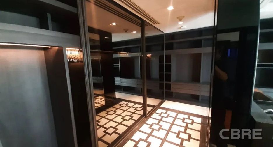 For sale 4 bedrooms condo in Pathum Wan, Bangkok