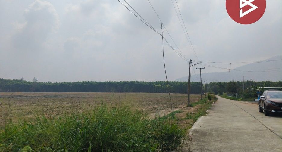 出售 土地 在 Bo Thong, Chon Buri