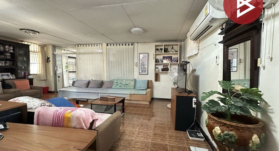 For sale 3 bedrooms house in Lat Phrao, Bangkok