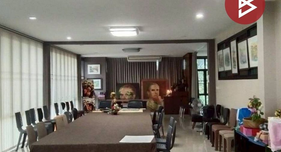 For sale 7 ベッドルーム house in Mueang Nakhon Pathom, Nakhon Pathom