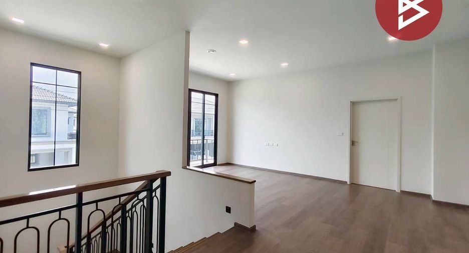 Haus zum Kauf mit 4 Zimmer in Thung Khru, Bangkok