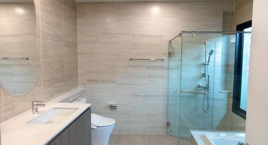 Haus zum Kauf mit 4 Zimmer in Thung Khru, Bangkok