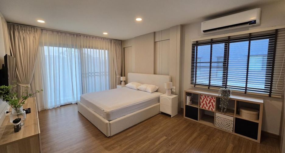 Casa en alquiler de 4 habitaciones en Bang Phli, Samut Prakan
