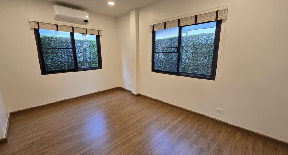 Casa en alquiler de 4 habitaciones en Bang Phli, Samut Prakan