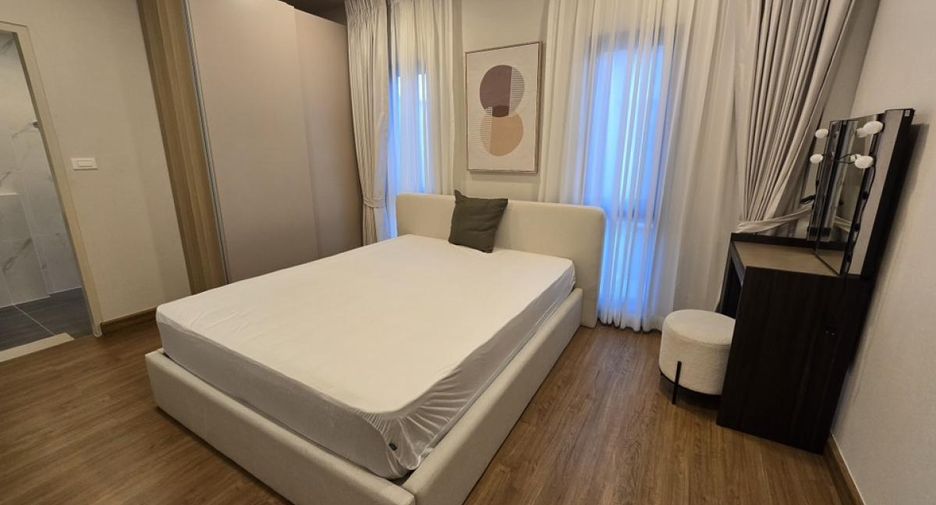 Casa en alquiler de 4 habitaciones en Bang Phli, Samut Prakan