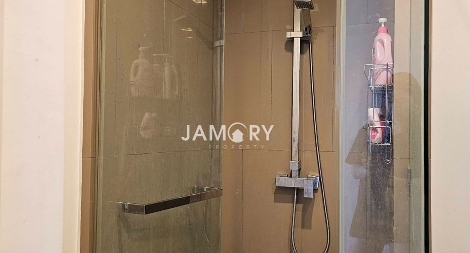 For rent and for sale 1 bed condo in Pratumnak, Pattaya