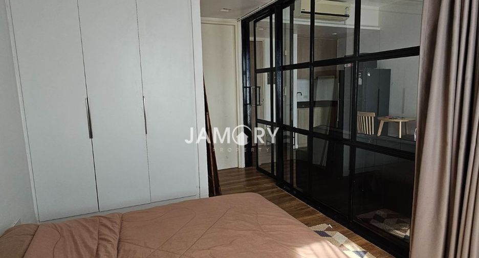 For rent and for sale 1 bed condo in Pratumnak, Pattaya