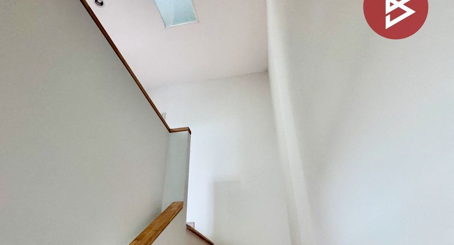 For sale 2 bedrooms townhouse in Mueang Pathum Thani, Pathum Thani