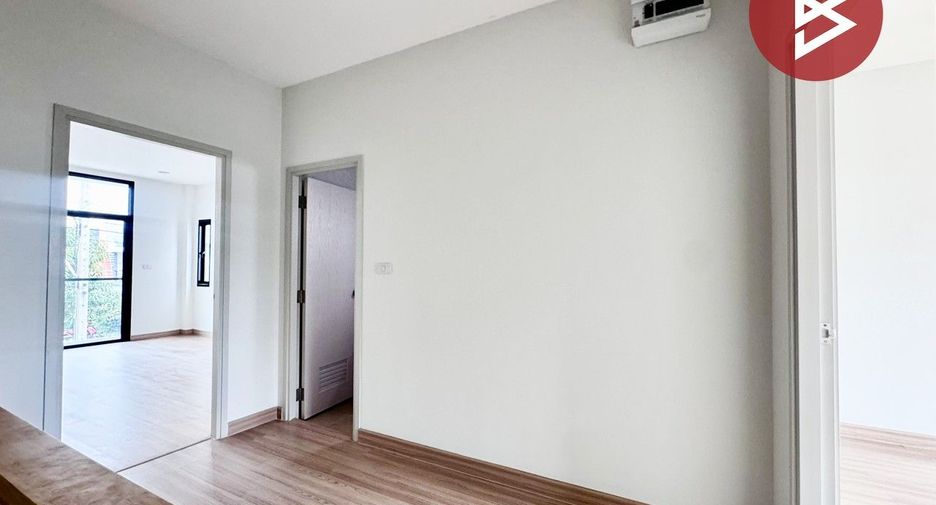 For sale 2 bedrooms townhouse in Mueang Pathum Thani, Pathum Thani