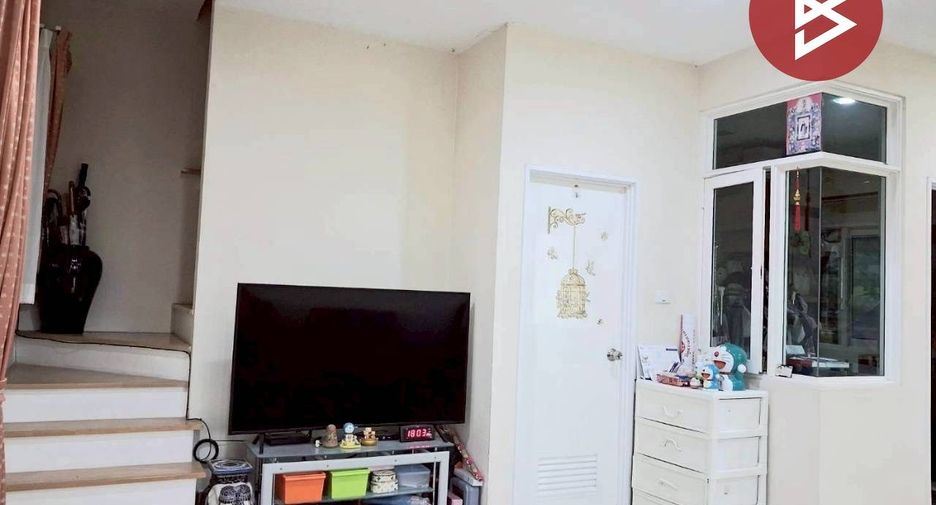 For sale 4 bedrooms townhouse in Mueang Samut Sakhon, Samut Sakhon