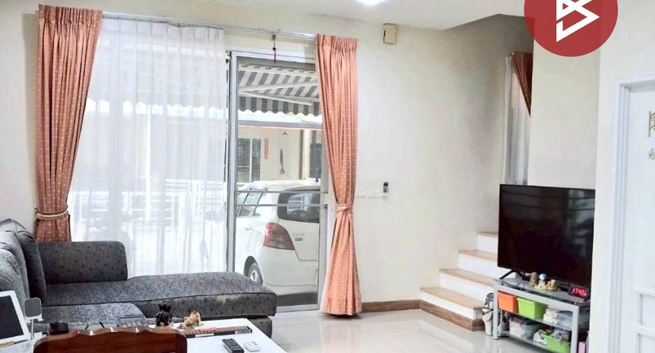 For sale 4 bedrooms townhouse in Mueang Samut Sakhon, Samut Sakhon