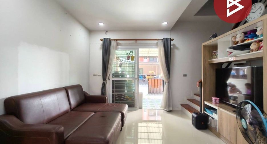 Продажа 3 спальни таунхаус в Mueang Chon Buri, Чонбури