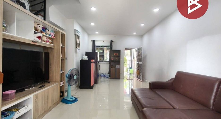 Продажа 3 спальни таунхаус в Mueang Chon Buri, Чонбури